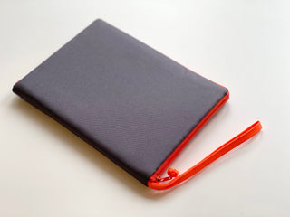 dark grey recycled kindle case
